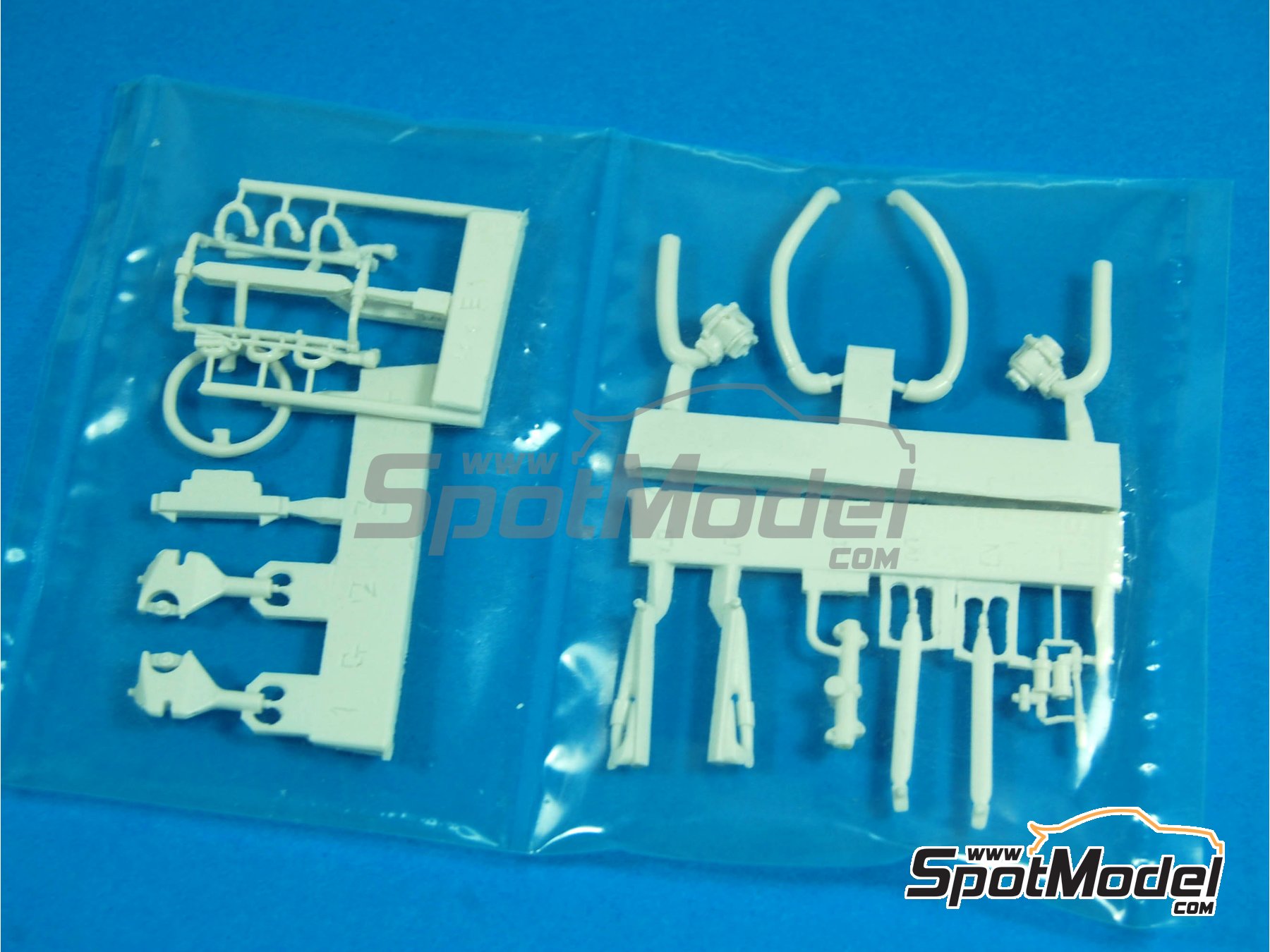 Image 22: McLaren Honda MP4/4 McLaren Racing Limited Team - FIA Formula 1 World Championship 1988 | Detail up set in 1/20 scale manufactured by Top Studio (ref.&nbsp;MD29011)