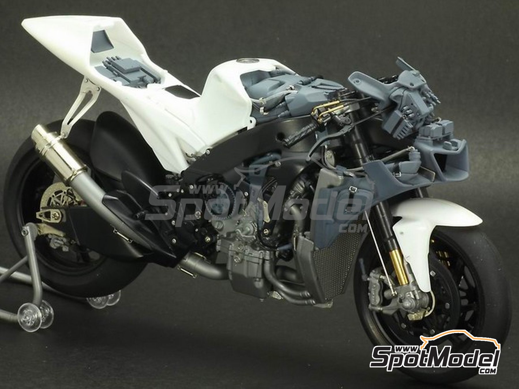 Image 1: Yamaha YZR-M1 - Motorcycle World Championship 2009 | Detail up set in 1/12 scale manufactured by Top Studio (ref.&nbsp;MD29012)