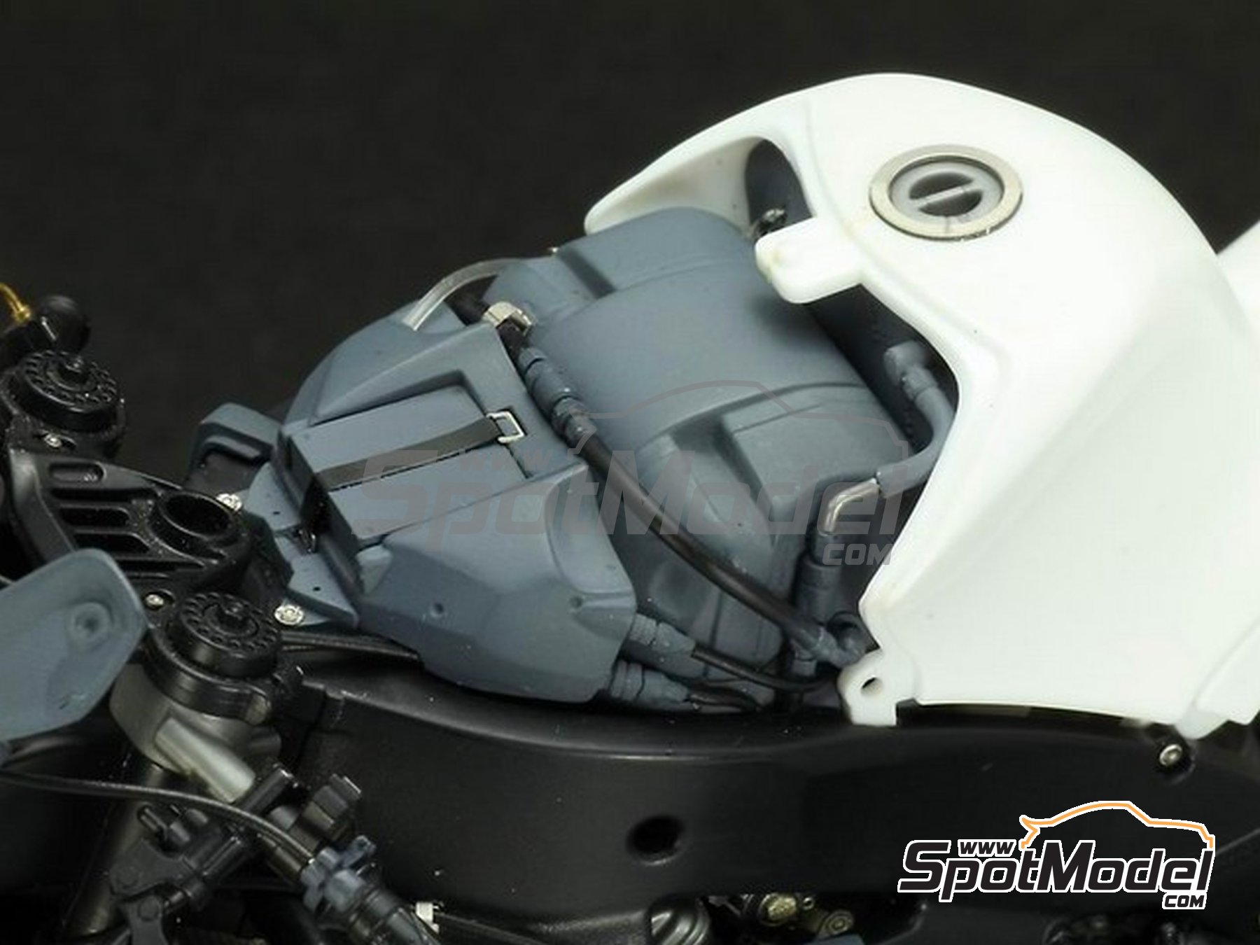 Image 6: Yamaha YZR-M1 - Motorcycle World Championship 2009 | Detail up set in 1/12 scale manufactured by Top Studio (ref.&nbsp;MD29012)