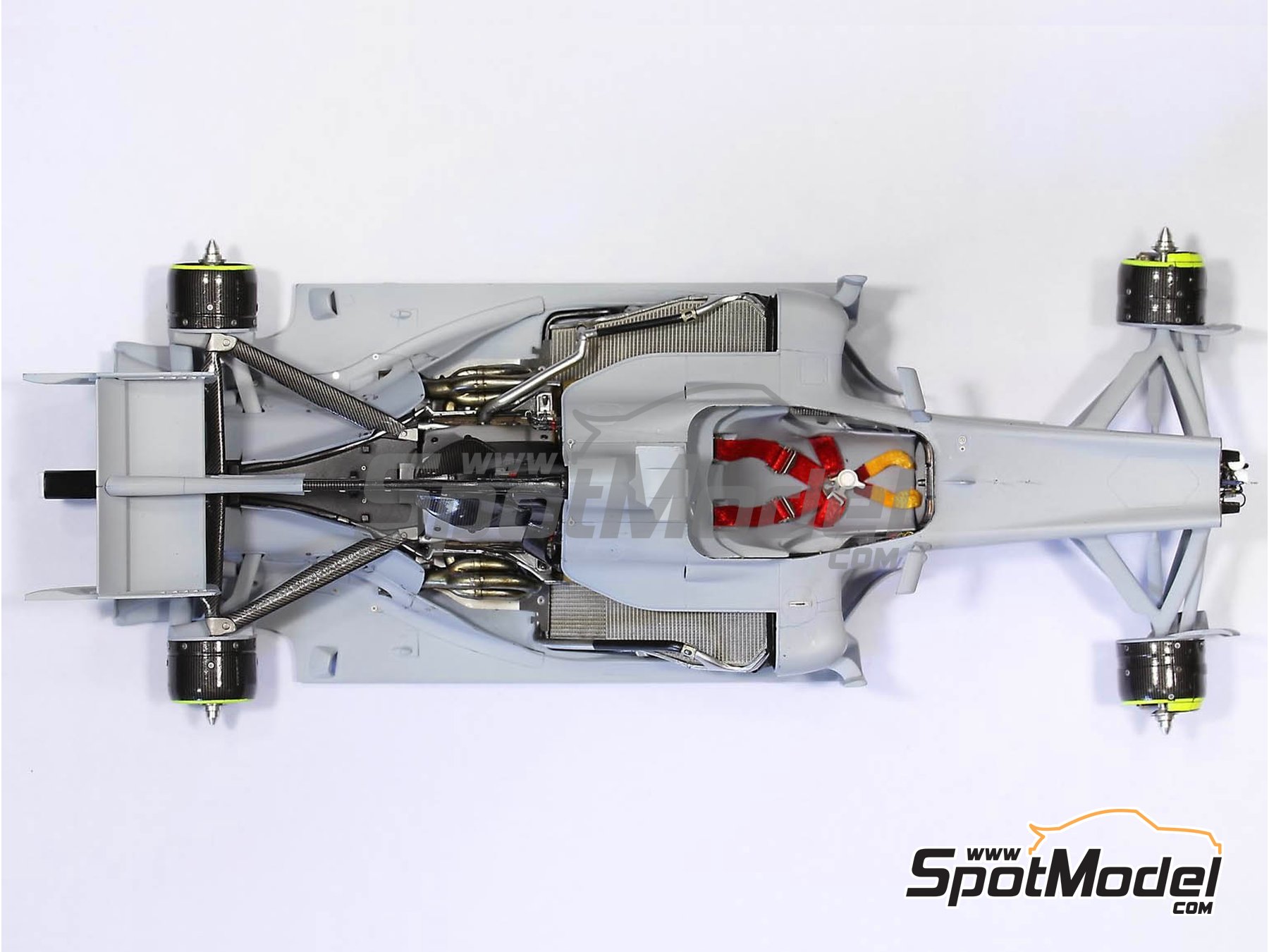 Image 2: RB Racing Renault RB6 - Campeonato del Mundo FIA de Formula 1 2010 | Set de mejora y detallado en escala 1/20 fabricado por Top Studio (ref. MD29014)