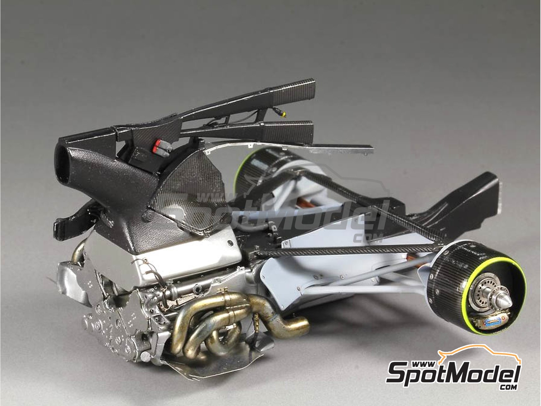 Image 4: RB Racing Renault RB6 - Campeonato del Mundo FIA de Formula 1 2010 | Set de mejora y detallado en escala 1/20 fabricado por Top Studio (ref. MD29014)