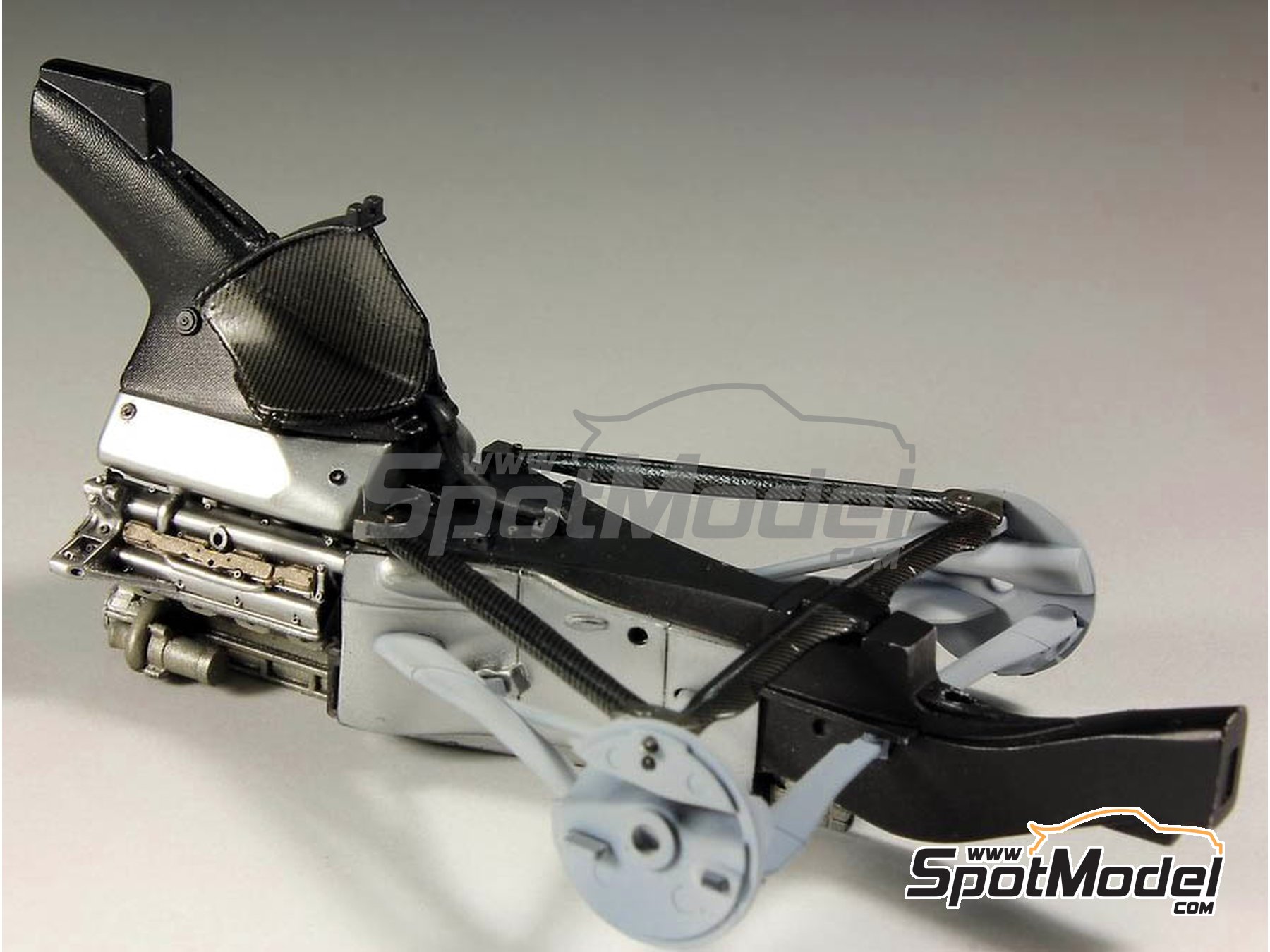 Image 5: RB Racing Renault RB6 - Campeonato del Mundo FIA de Formula 1 2010 | Set de mejora y detallado en escala 1/20 fabricado por Top Studio (ref. MD29014)