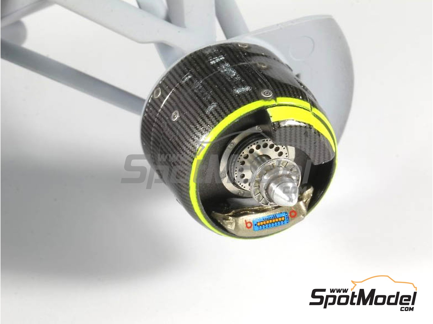 Image 7: RB Racing Renault RB6 - Campeonato del Mundo FIA de Formula 1 2010 | Set de mejora y detallado en escala 1/20 fabricado por Top Studio (ref. MD29014)