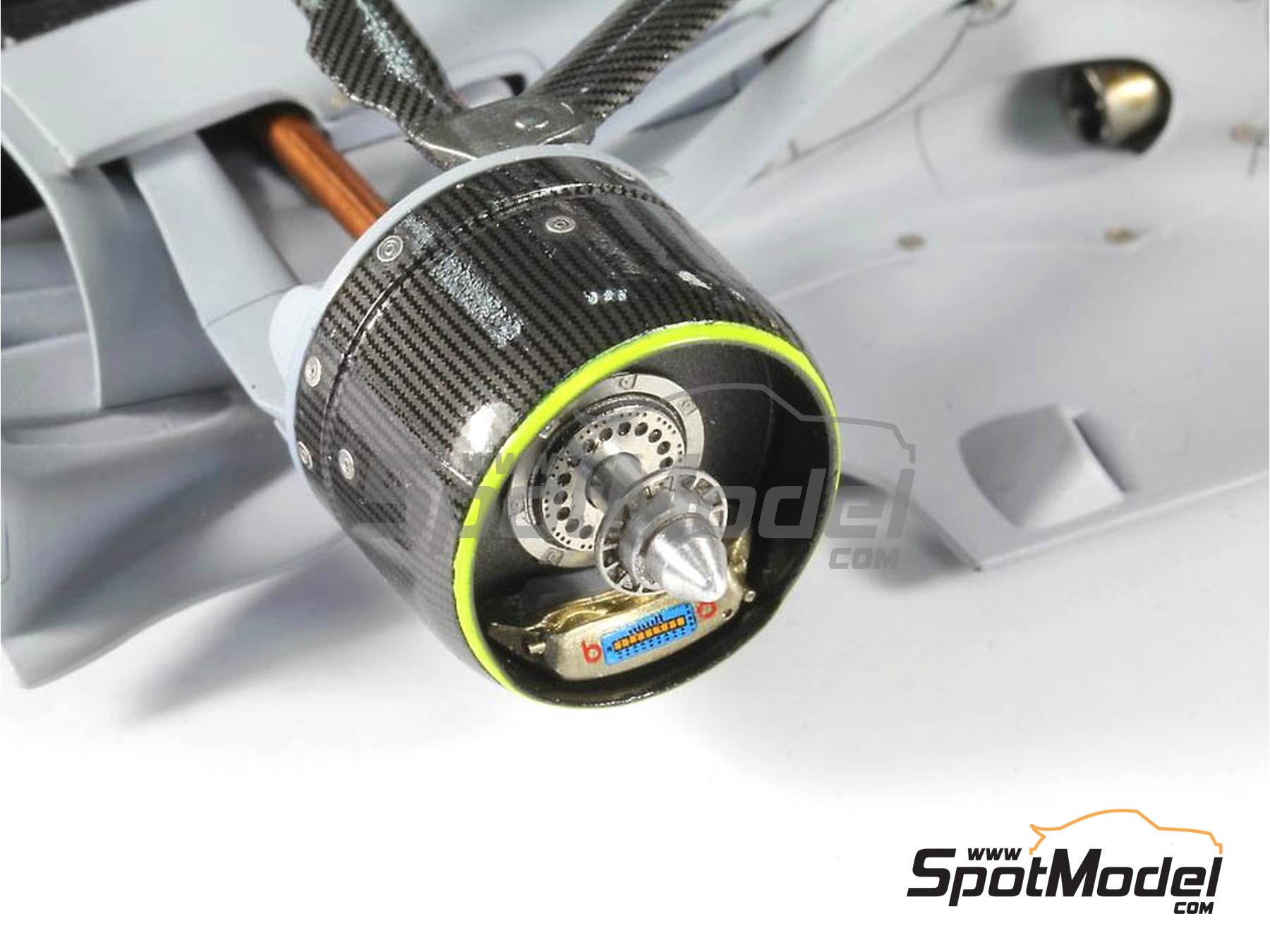 Image 8: RB Racing Renault RB6 - Campeonato del Mundo FIA de Formula 1 2010 | Set de mejora y detallado en escala 1/20 fabricado por Top Studio (ref. MD29014)