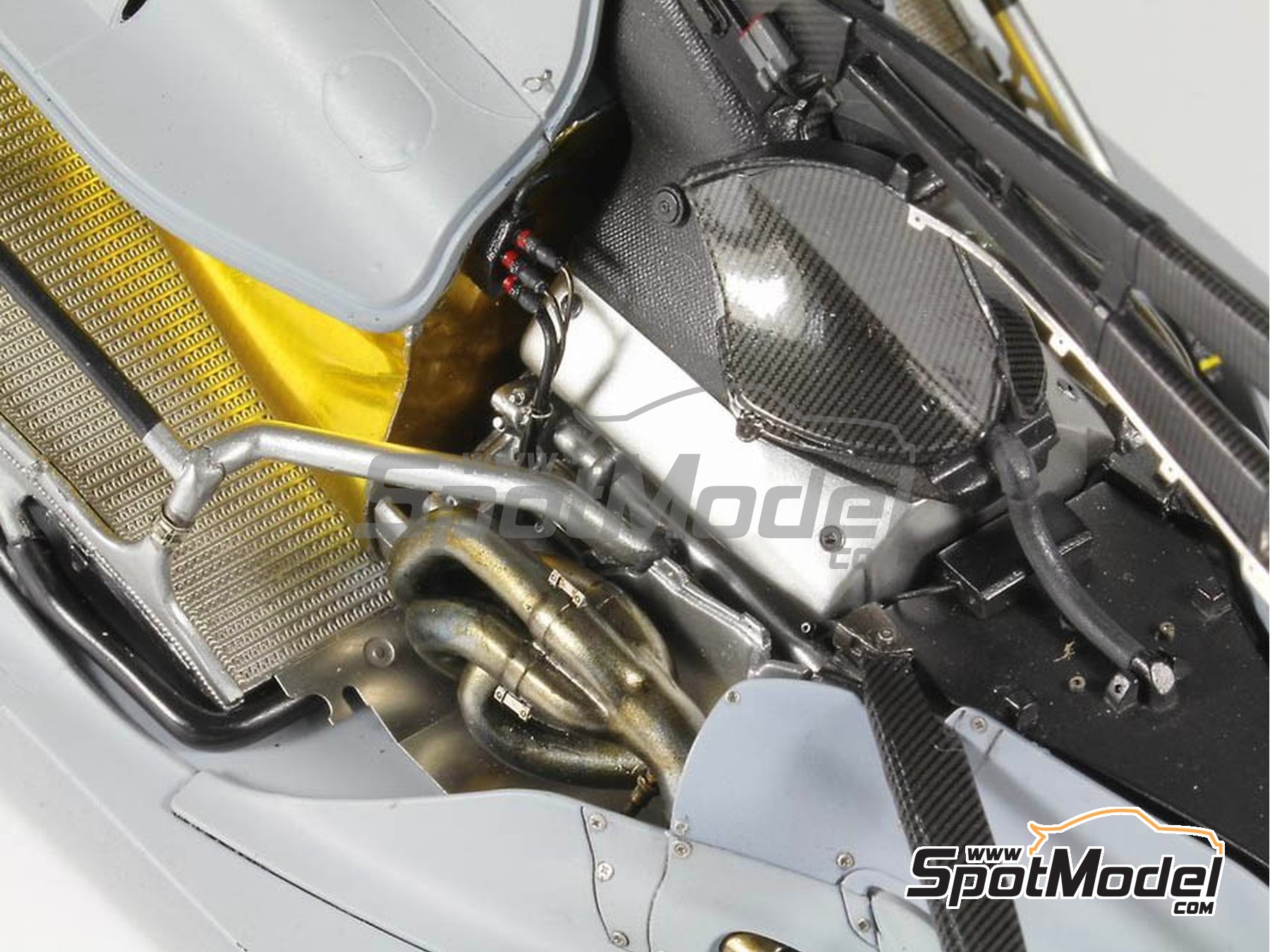 Image 14: RB Racing Renault RB6 - Campeonato del Mundo FIA de Formula 1 2010 | Set de mejora y detallado en escala 1/20 fabricado por Top Studio (ref. MD29014)