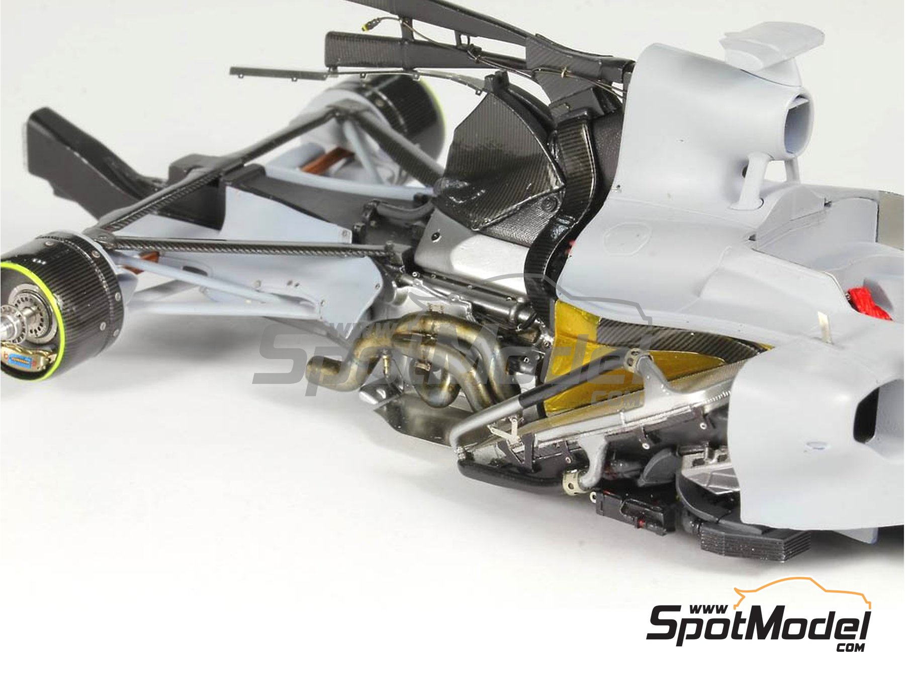 Image 17: RB Racing Renault RB6 - Campeonato del Mundo FIA de Formula 1 2010 | Set de mejora y detallado en escala 1/20 fabricado por Top Studio (ref. MD29014)