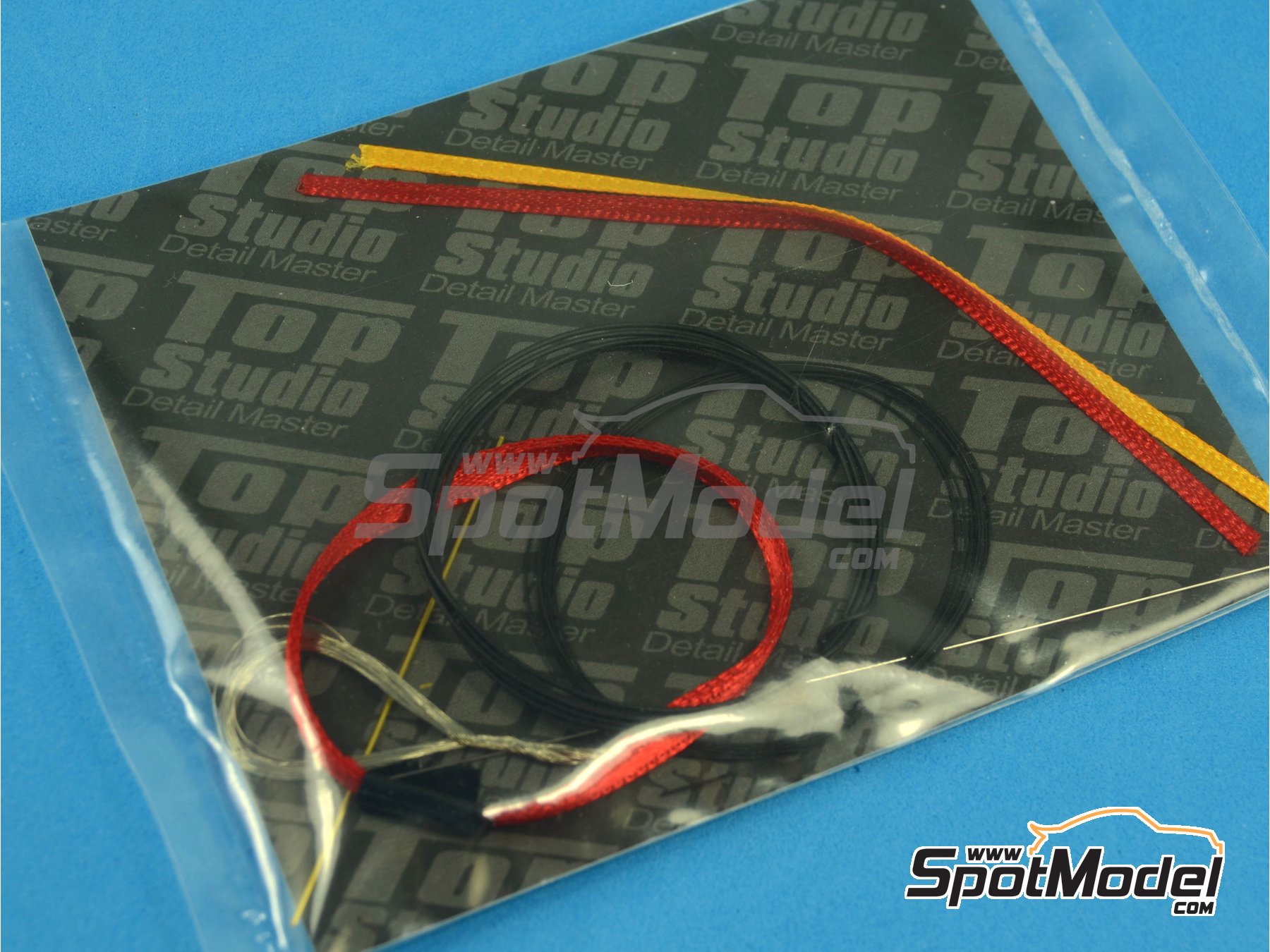 Image 24: RB Racing Renault RB6 - Campeonato del Mundo FIA de Formula 1 2010 | Set de mejora y detallado en escala 1/20 fabricado por Top Studio (ref. MD29014)