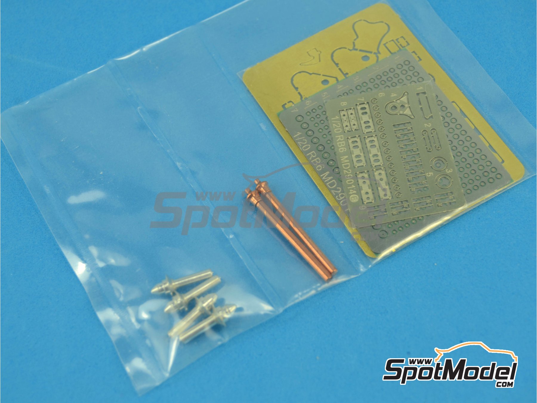 Image 27: RB Racing Renault RB6 - Campeonato del Mundo FIA de Formula 1 2010 | Set de mejora y detallado en escala 1/20 fabricado por Top Studio (ref. MD29014)