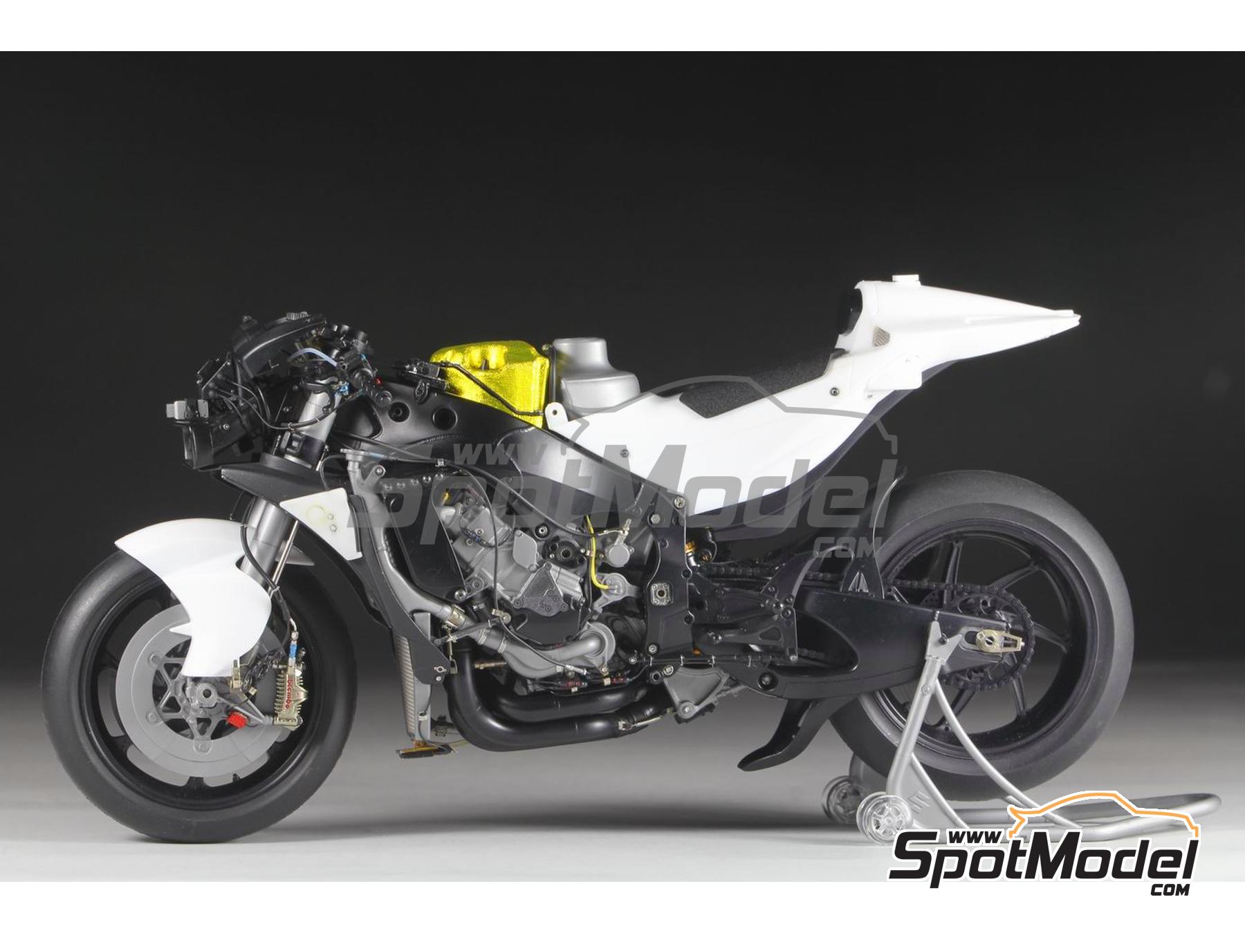 Image 4: Suzuki GSX-RR | Detail up set in 1/12 scale manufactured by Top Studio (ref.&nbsp;MD29019)
