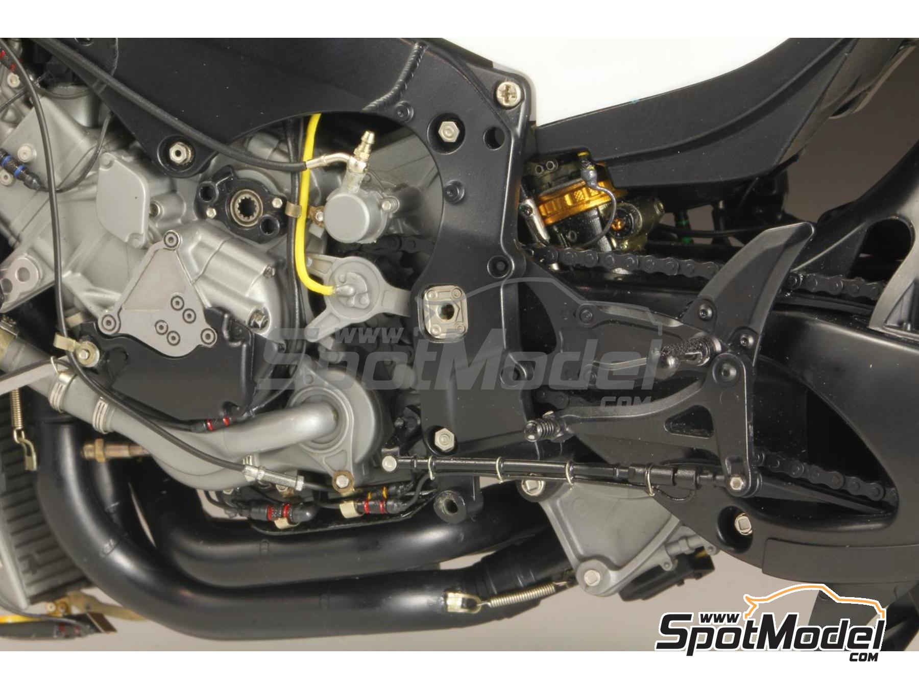 Image 9: Suzuki GSX-RR | Detail up set in 1/12 scale manufactured by Top Studio (ref.&nbsp;MD29019)