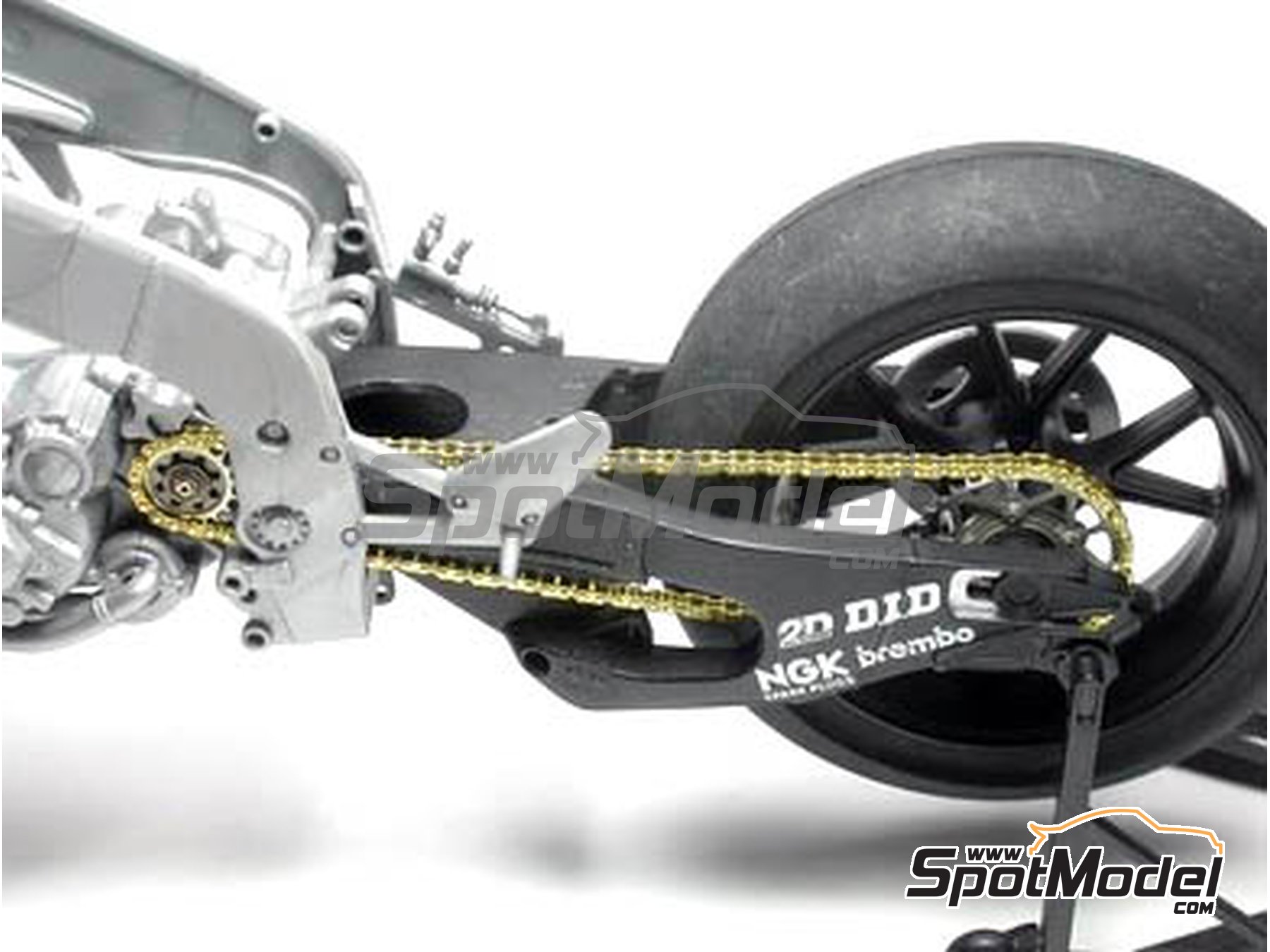Image 10: Yamaha YZR M1 | Chain set in 1/12 scale manufactured by Top Studio (ref.&nbsp;TD23014)