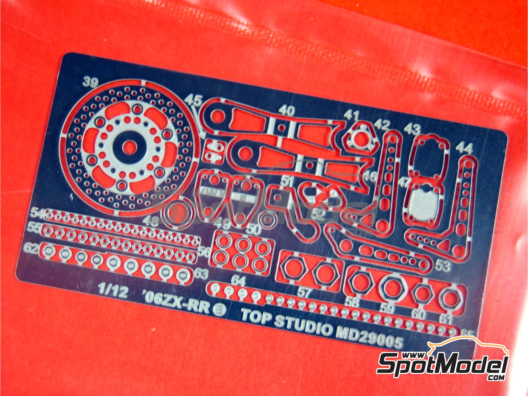 Image 4: Kawasaki Ninja ZX-RR -  2006 | Set de mejora y detallado en escala&nbsp;1/12 fabricado por Top Studio (ref.&nbsp;TD23016)