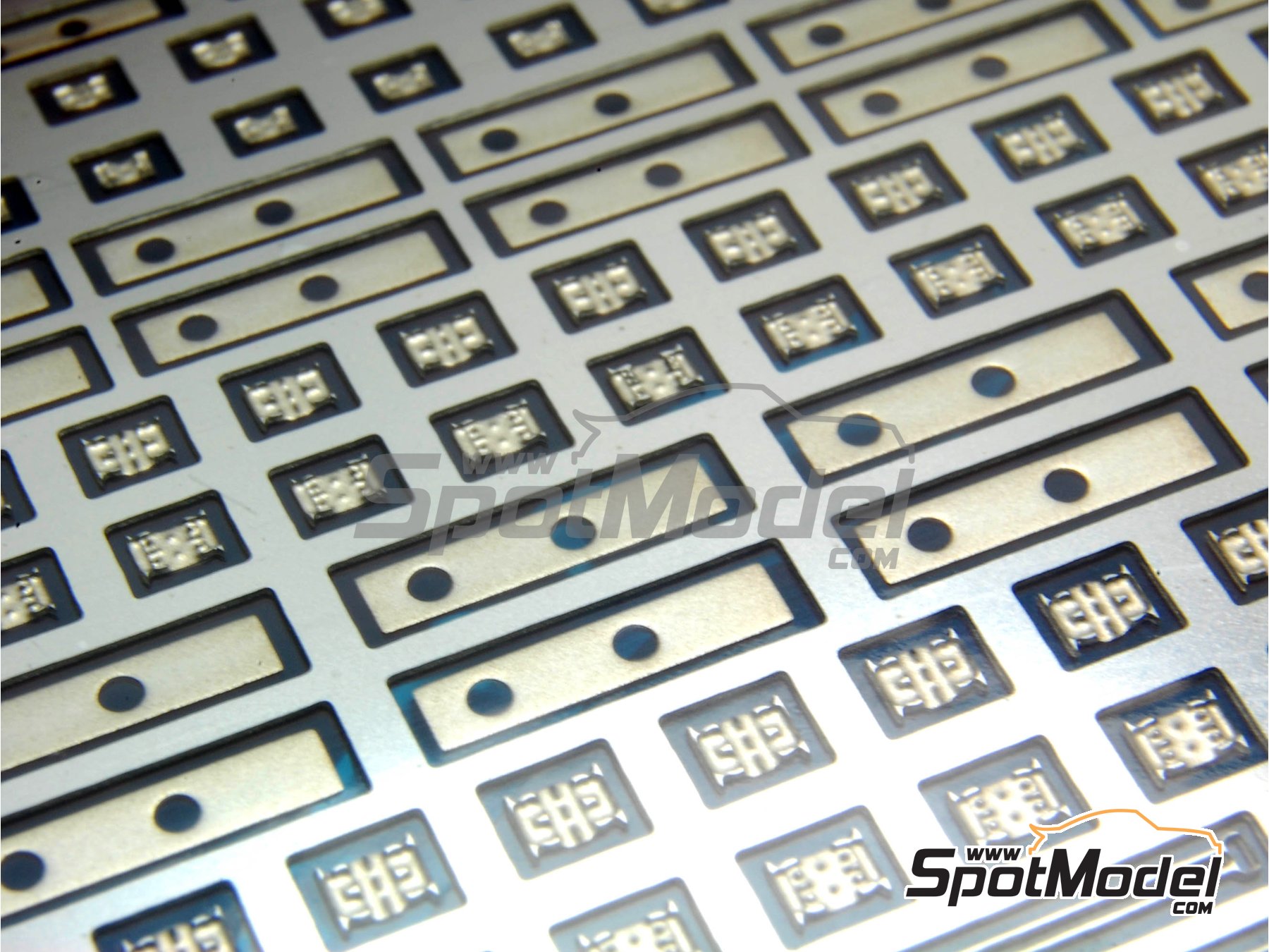 Image 10: Hose clamp set | Detail in 1/24 scale manufactured by Top Studio (ref. TD23031)