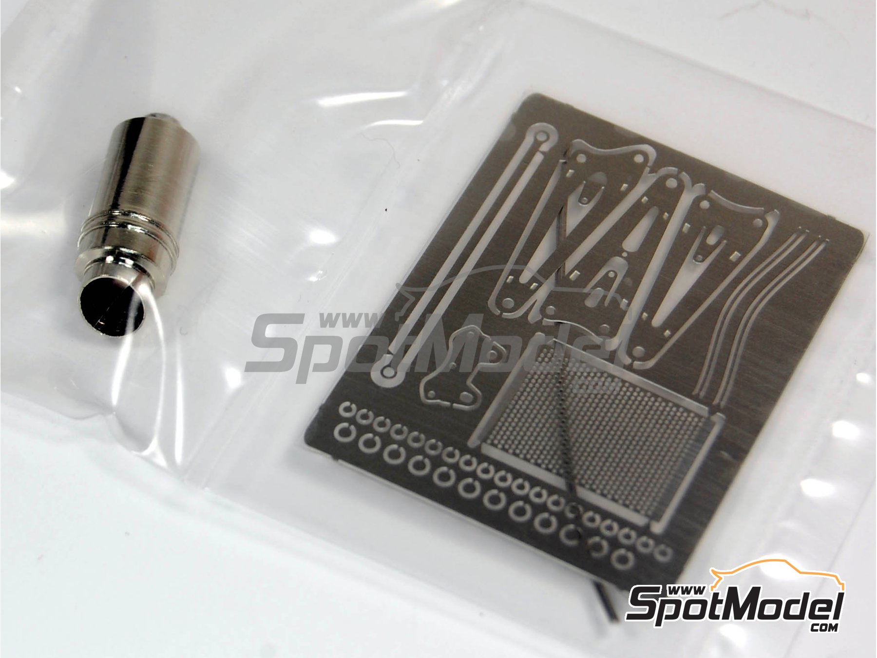 Image 5: Yamaha YZR-M1 -  2006, 2007, 2008, 2009 and 2010 | Exhaust in 1/12 scale manufactured by Top Studio (ref.&nbsp;TD23061)