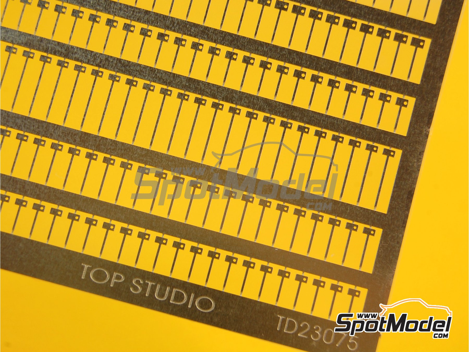 Image 2: Wire Band Set | Clamps in 1/12 scale manufactured by Top Studio (ref.&nbsp;TD23075)