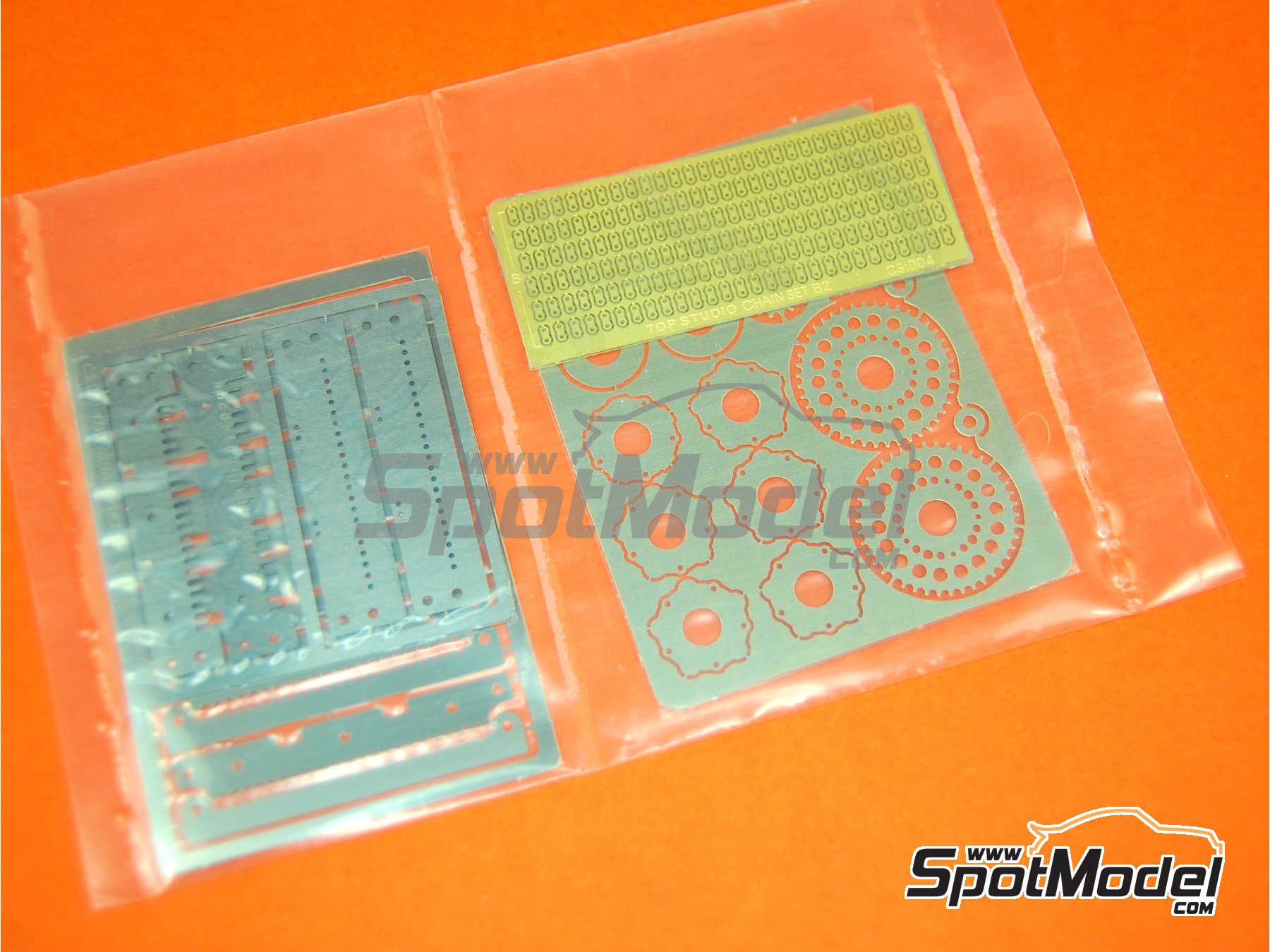 Image 7: Honda NSR500 - Campeonato del Mundo de Motociclismo 1992, 1993, 1994, 1995, 1996, 1997, 1998, 1999, 2000, 2001 y 2002 | Cadena en escala&nbsp;1/12 fabricado por Top Studio (ref.&nbsp;TD23093)
