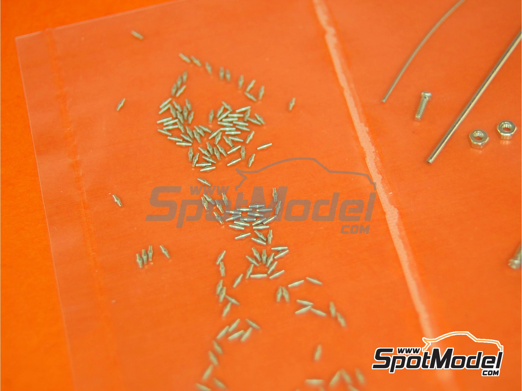 Image 10: Honda NSR500 - Campeonato del Mundo de Motociclismo 1992, 1993, 1994, 1995, 1996, 1997, 1998, 1999, 2000, 2001 y 2002 | Cadena en escala&nbsp;1/12 fabricado por Top Studio (ref.&nbsp;TD23093)