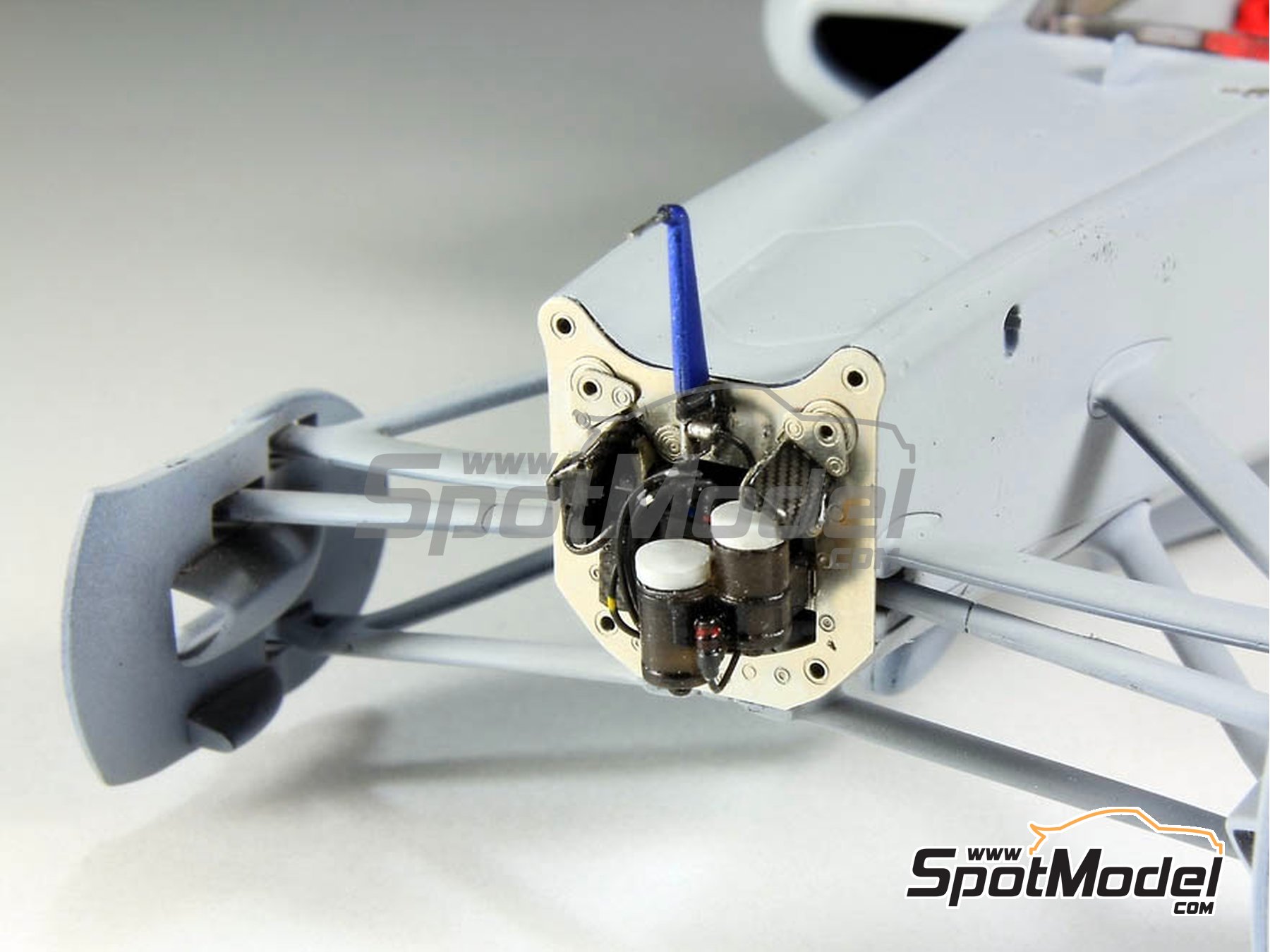 Image 2: RB Racing Renault RB6 subchasis frontal | Set de mejora y detallado en escala&nbsp;1/20 fabricado por Top Studio (ref.&nbsp;TD23130)