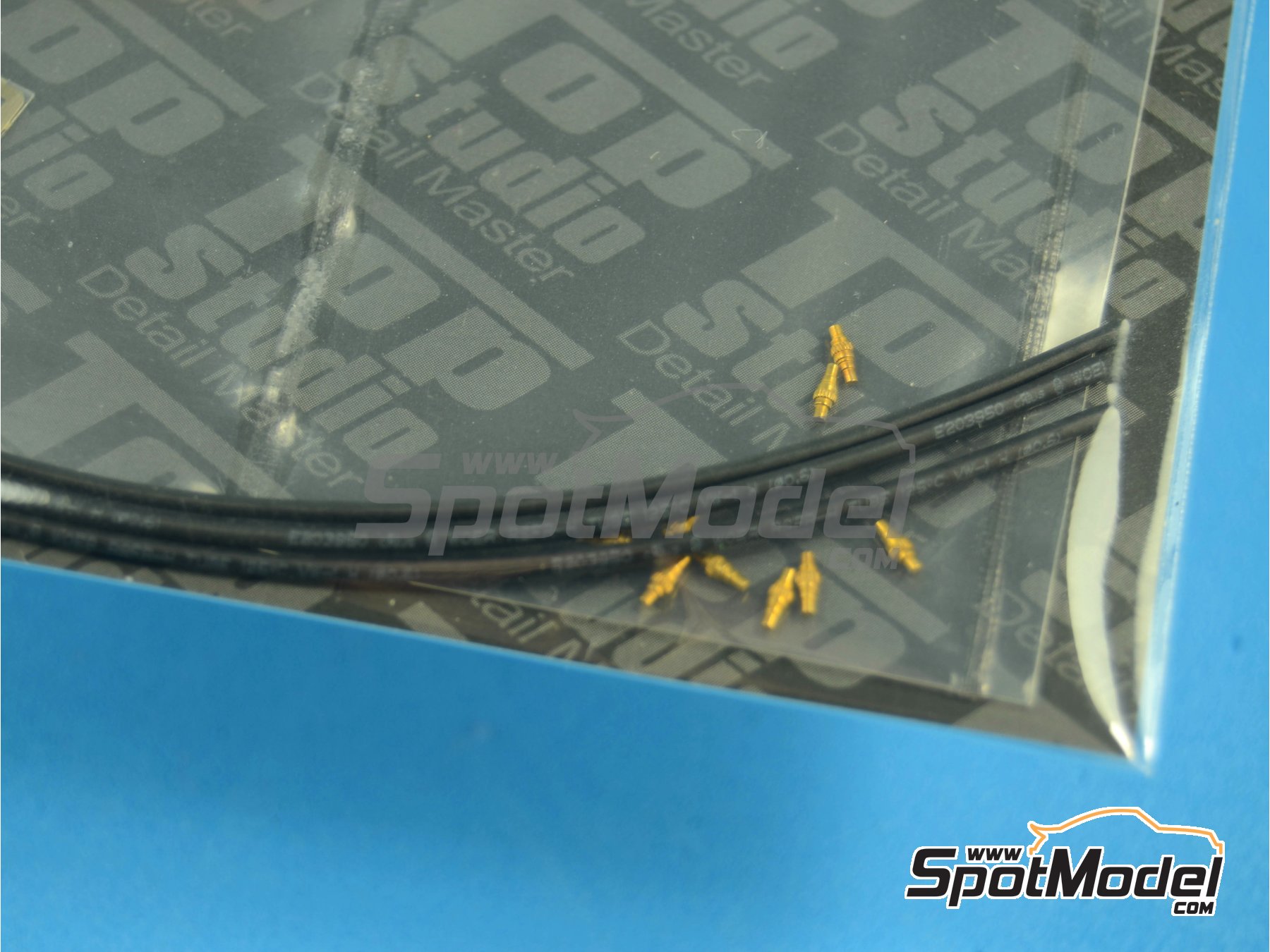 Image 2: Conectores electricos | Detalle en escala 1/20 fabricado por Top Studio (ref. TD23133)