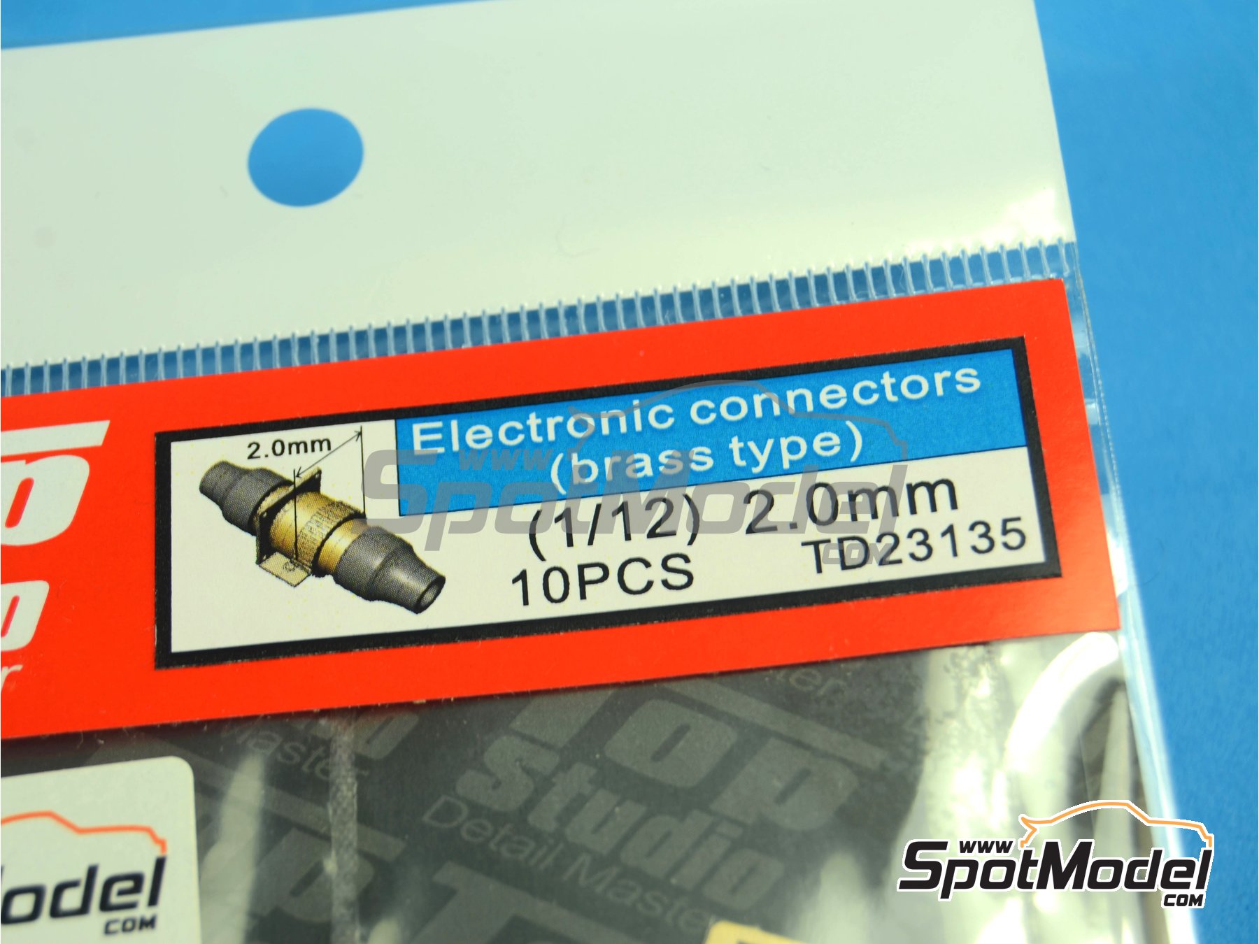 Image 2: Conectores eléctricos | Detalle en escala 1/12 fabricado por Top Studio (ref. TD23135)