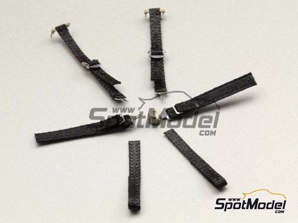 Image 3: McLaren MP4/5B Cockpit | Cockpit set in 1/20 scale manufactured by Top Studio (ref. TD23139)