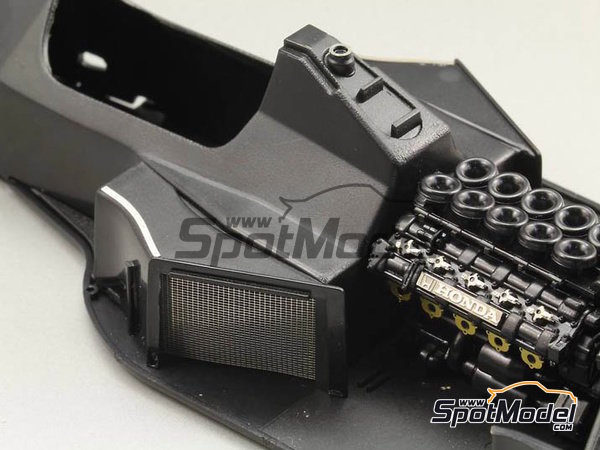 Image 3: McLaren Honda MP4/5B | Set de mejora y detallado en escala&nbsp;1/20 fabricado por Top Studio (ref.&nbsp;TD23140)