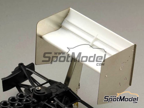 Image 6: McLaren Honda MP4/5B | Set de mejora y detallado en escala&nbsp;1/20 fabricado por Top Studio (ref.&nbsp;TD23140)