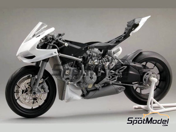 Image 1: Ducati 1199 Panigale S | Set de mejora y detallado en escala&nbsp;1/12 fabricado por Top Studio (ref.&nbsp;TD23141)