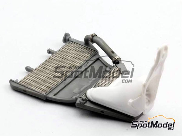 Image 3: Ducati 1199 Panigale S | Set de mejora y detallado en escala&nbsp;1/12 fabricado por Top Studio (ref.&nbsp;TD23141)