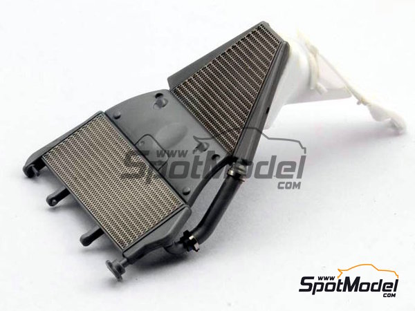 Image 4: Ducati 1199 Panigale S | Set de mejora y detallado en escala&nbsp;1/12 fabricado por Top Studio (ref.&nbsp;TD23141)