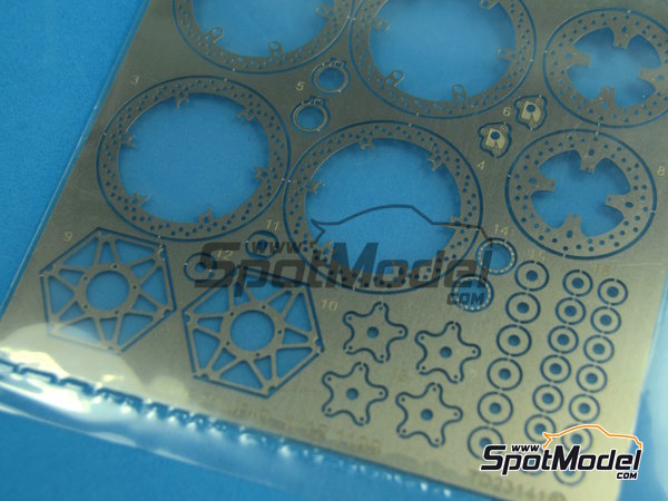 Image 13: Ducati 1199 Panigale S | Set de mejora y detallado en escala&nbsp;1/12 fabricado por Top Studio (ref.&nbsp;TD23141)