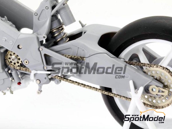 Image 3: Honda NSR500 - Campeonato del Mundo de Motociclismo 1989 | Cadena en escala&nbsp;1/12 fabricado por Top Studio (ref.&nbsp;TD23143)