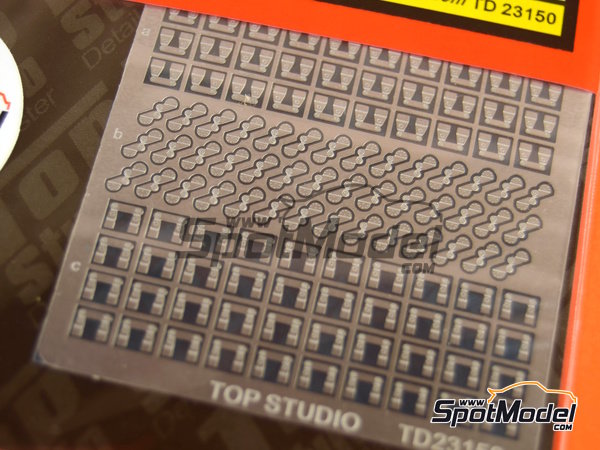 Image 3: Sujeciones para tubos de escape | Detalle en escala 1/12 fabricado por Top Studio (ref. TD23150)