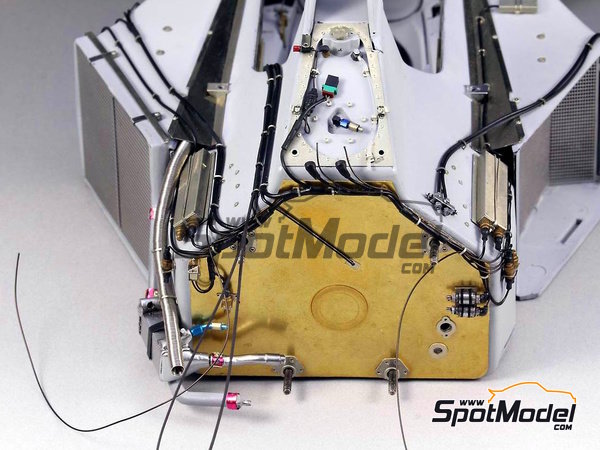 Image 6: McLaren Honda MP4/6 | Set de mejora y detallado en escala&nbsp;1/12 fabricado por Top Studio (ref.&nbsp;TD23161)