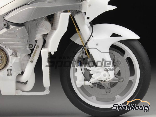 Image 4: Honda RC213V -  2014 | Set de mejora y detallado en escala&nbsp;1/12 fabricado por Top Studio (ref.&nbsp;TD23175)