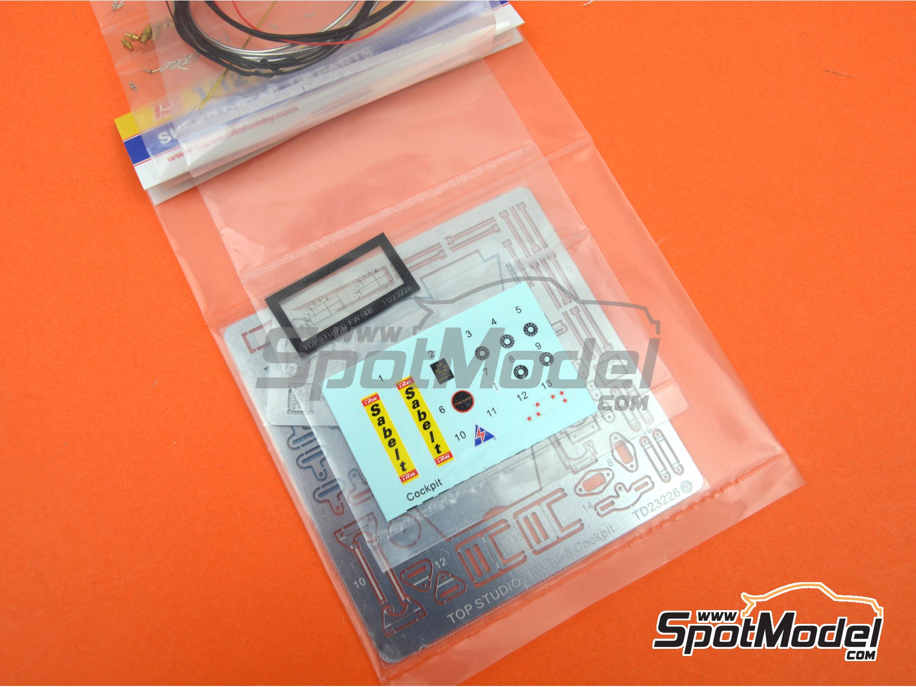 Image 16: Williams Renault FW14B | Set de mejora y detallado en escala 1/12 fabricado por Top Studio (ref. TD23226)