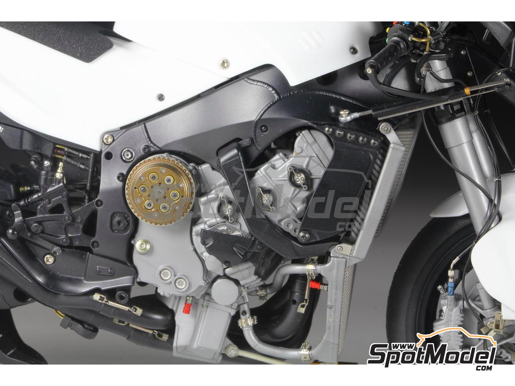 Image 3: Suzuki GSX-RR | Set de mejora y detallado en escala&nbsp;1/12 fabricado por Top Studio (ref.&nbsp;TD23284)