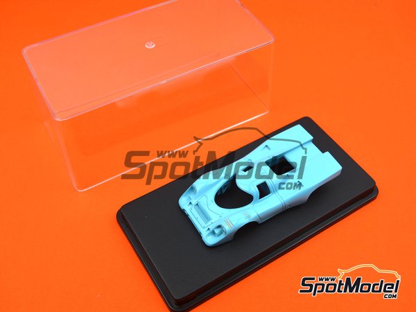 Image 8: Collector's show case | Display case in 1/43 scale manufactured by Triple9 Collection (ref.&nbsp;T9-43000, also 678565043000)