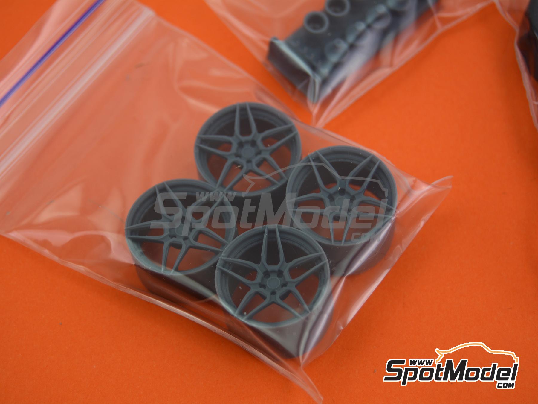 Image 8: ADV05 MV2 CS 19 inch | Rims and tyres set in 1/24 scale manufactured by USCP (ref.&nbsp;24P104)