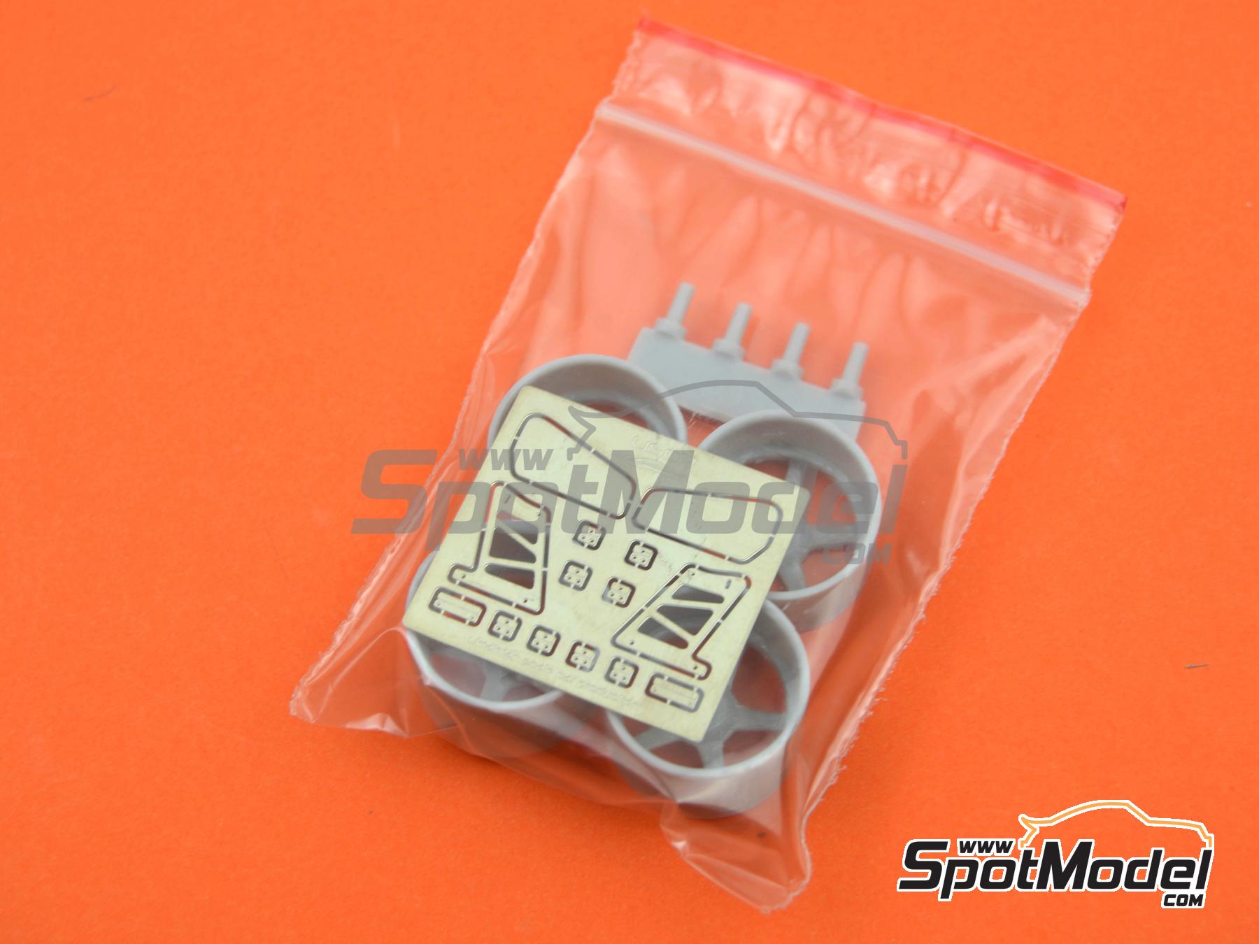 Image 27: Toyota Supra MK IV 1994 sponsored by Fast & Furious | Transkit in 1/24 scale manufactured by USCP (ref.&nbsp;24T011)