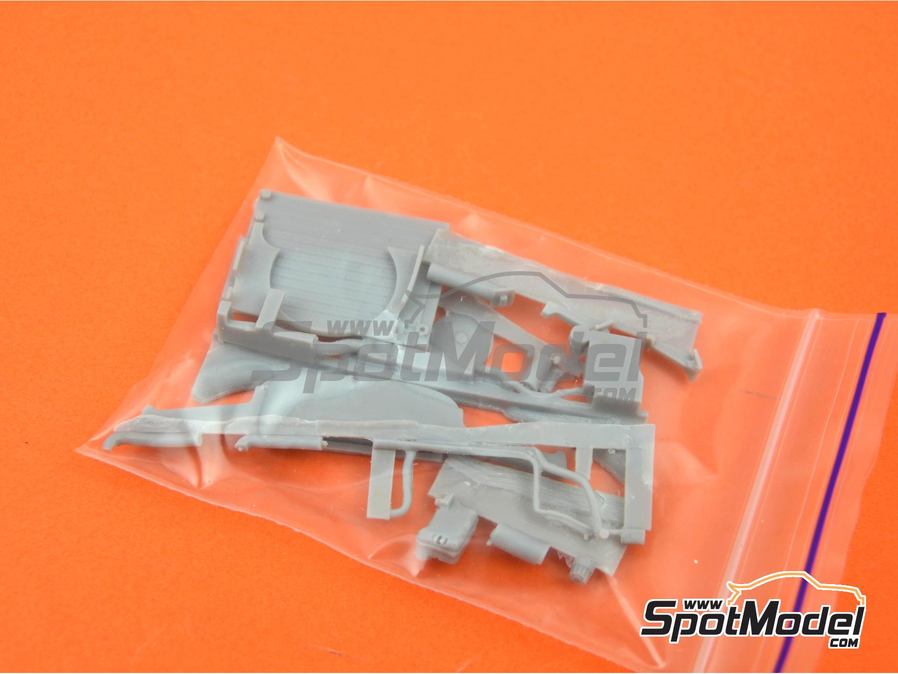 Image 18: BMW E36 S50B32 | Engine in 1/24 scale manufactured by USCP (ref.&nbsp;24T013)