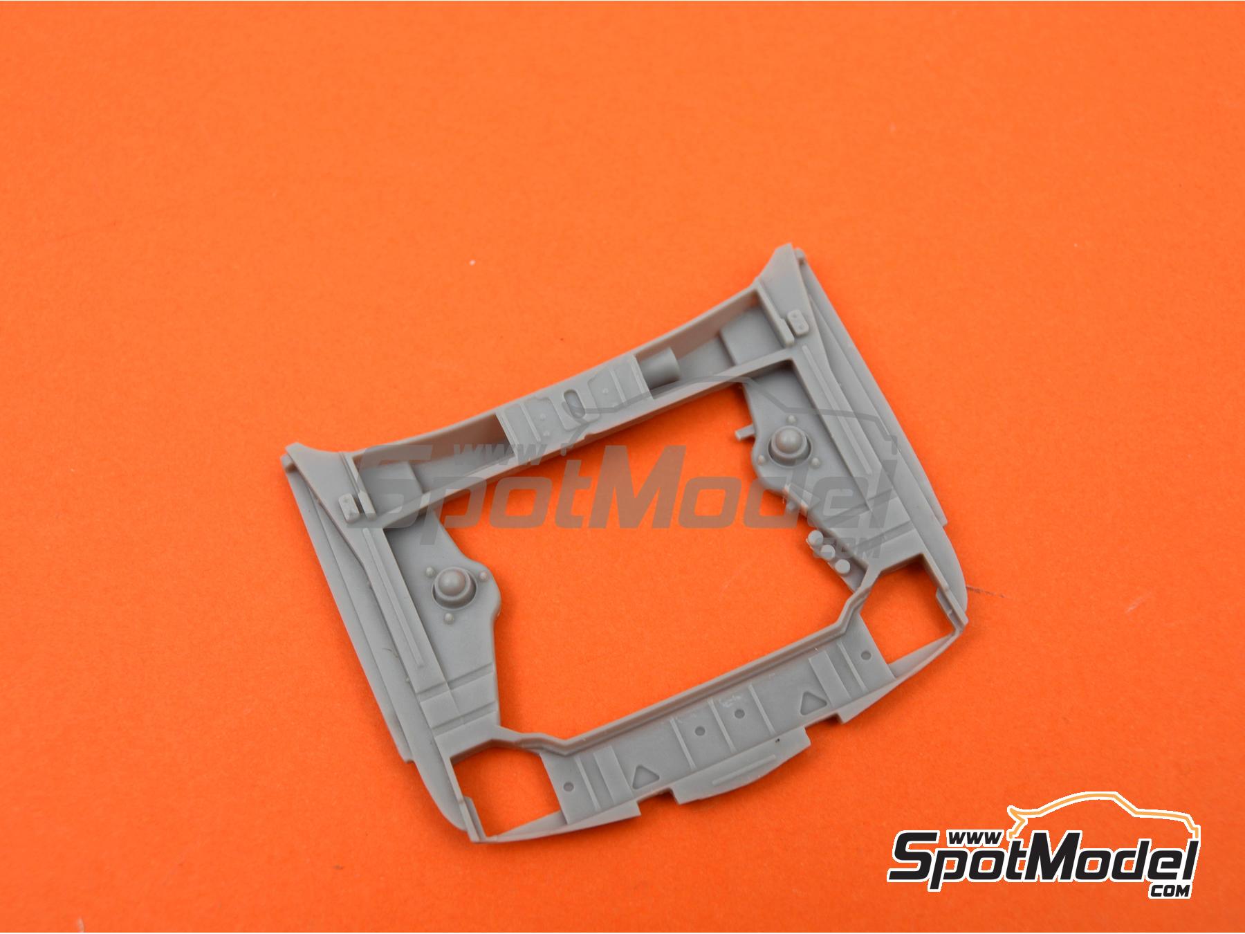 Image 23: BMW 2002 Tii | Engine in 1/24 scale manufactured by USCP (ref.&nbsp;24T024)