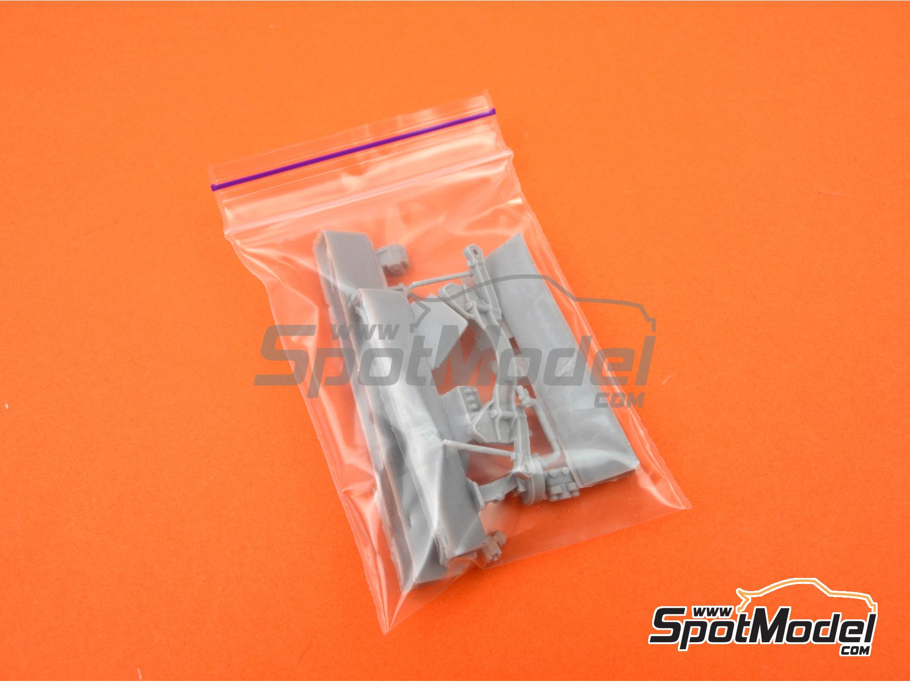 Image 25: BMW 2002 Tii | Engine in 1/24 scale manufactured by USCP (ref.&nbsp;24T024)