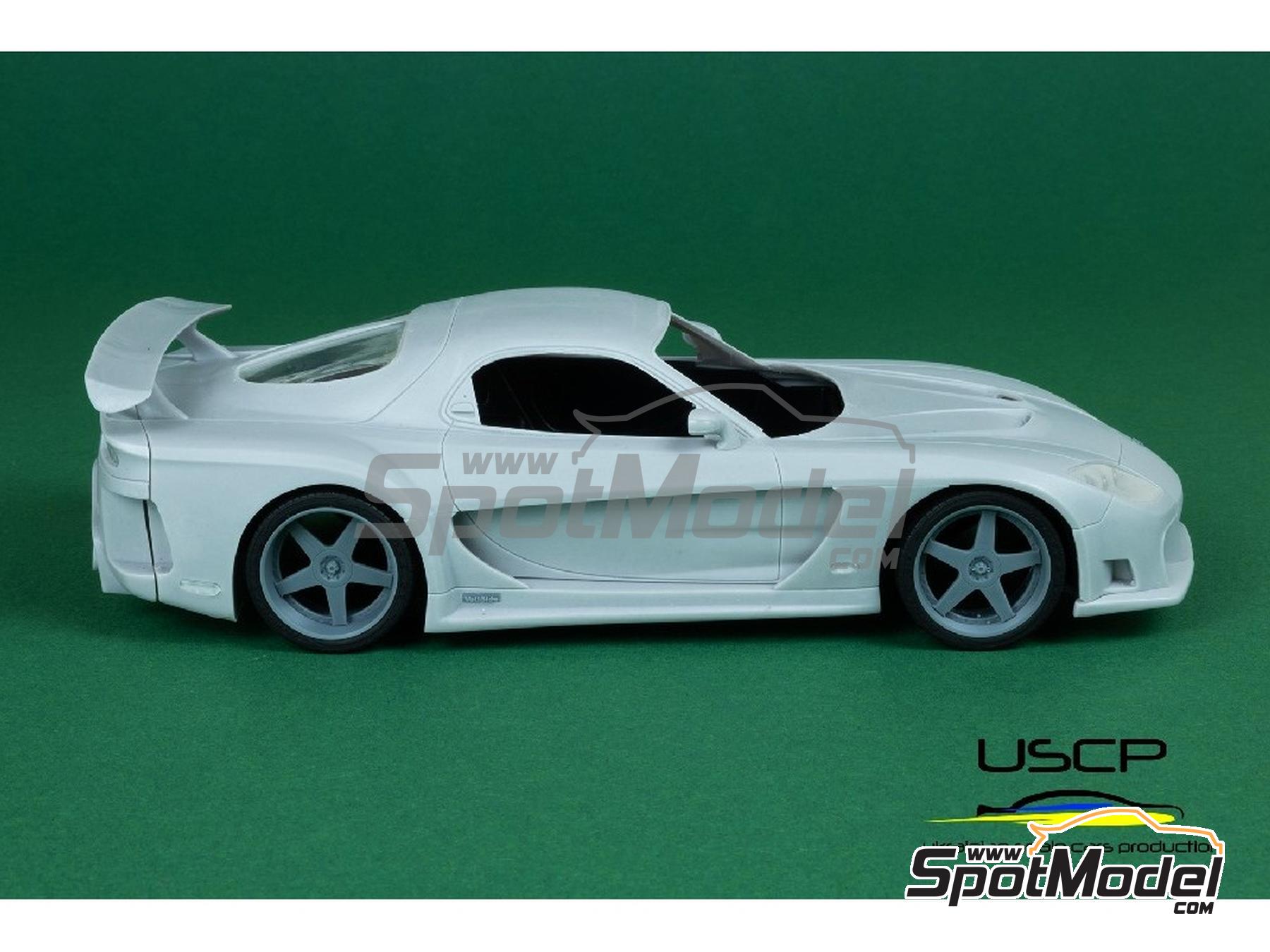 1:24ワイスピ HAN&#39;S MAZDA RX-7 Veilside 1/24 Fast & Furious 1997 Mazda RX7 Veilside Car w/Han Figure