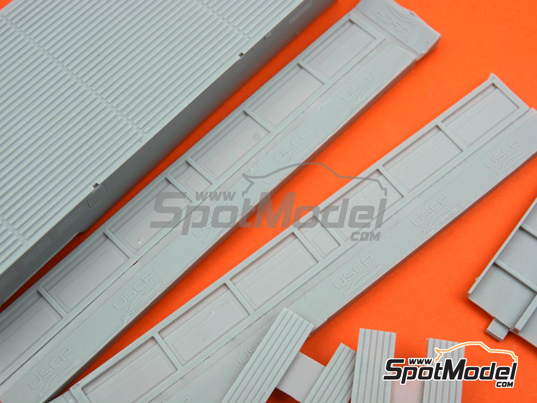 Image 23: Volkswagen Transporter T1 Renntransporter Long | Transkit in 1/24 scale manufactured by USCP (ref.&nbsp;24T039)