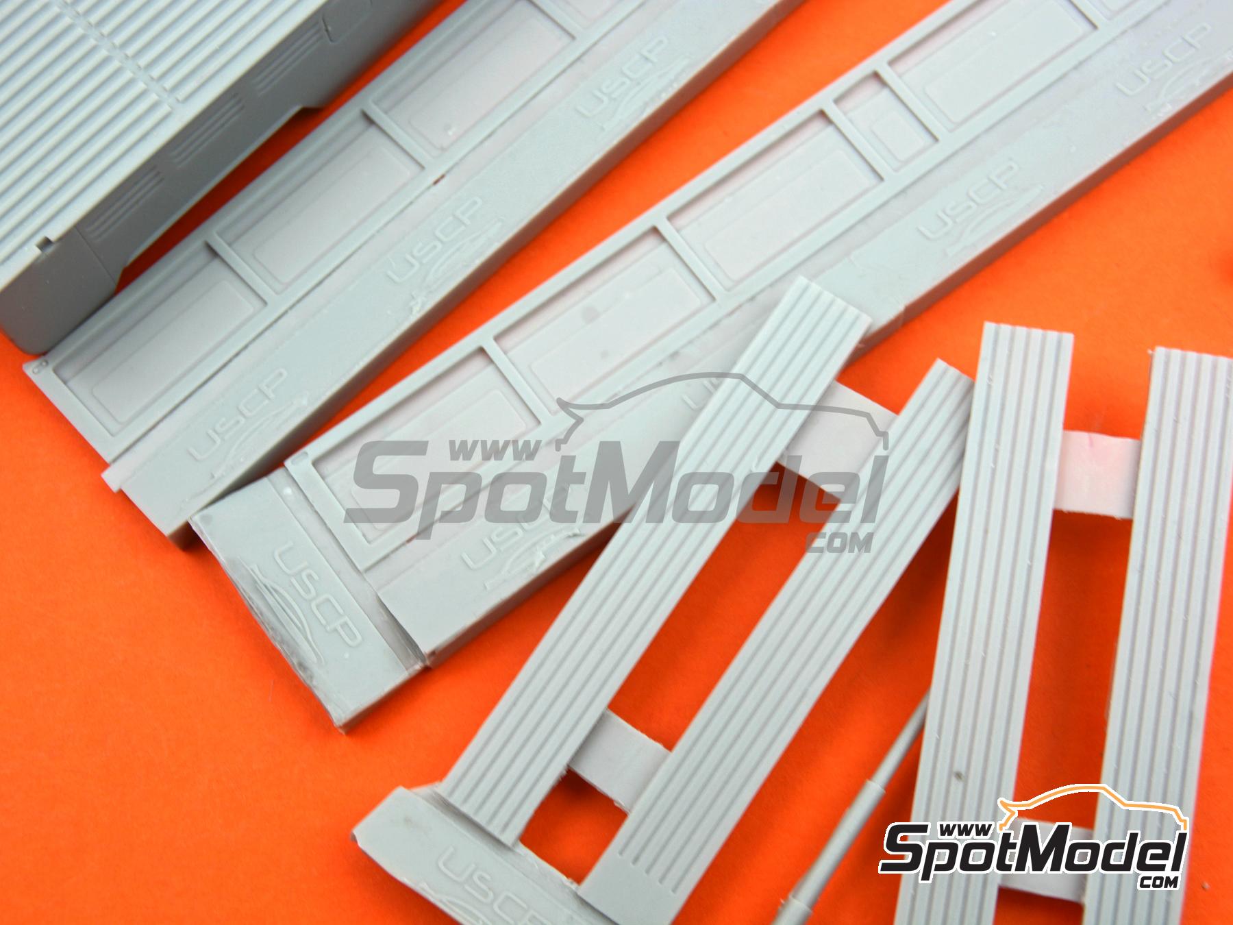 Image 24: Volkswagen Transporter T1 Renntransporter Long | Transkit in 1/24 scale manufactured by USCP (ref.&nbsp;24T039)