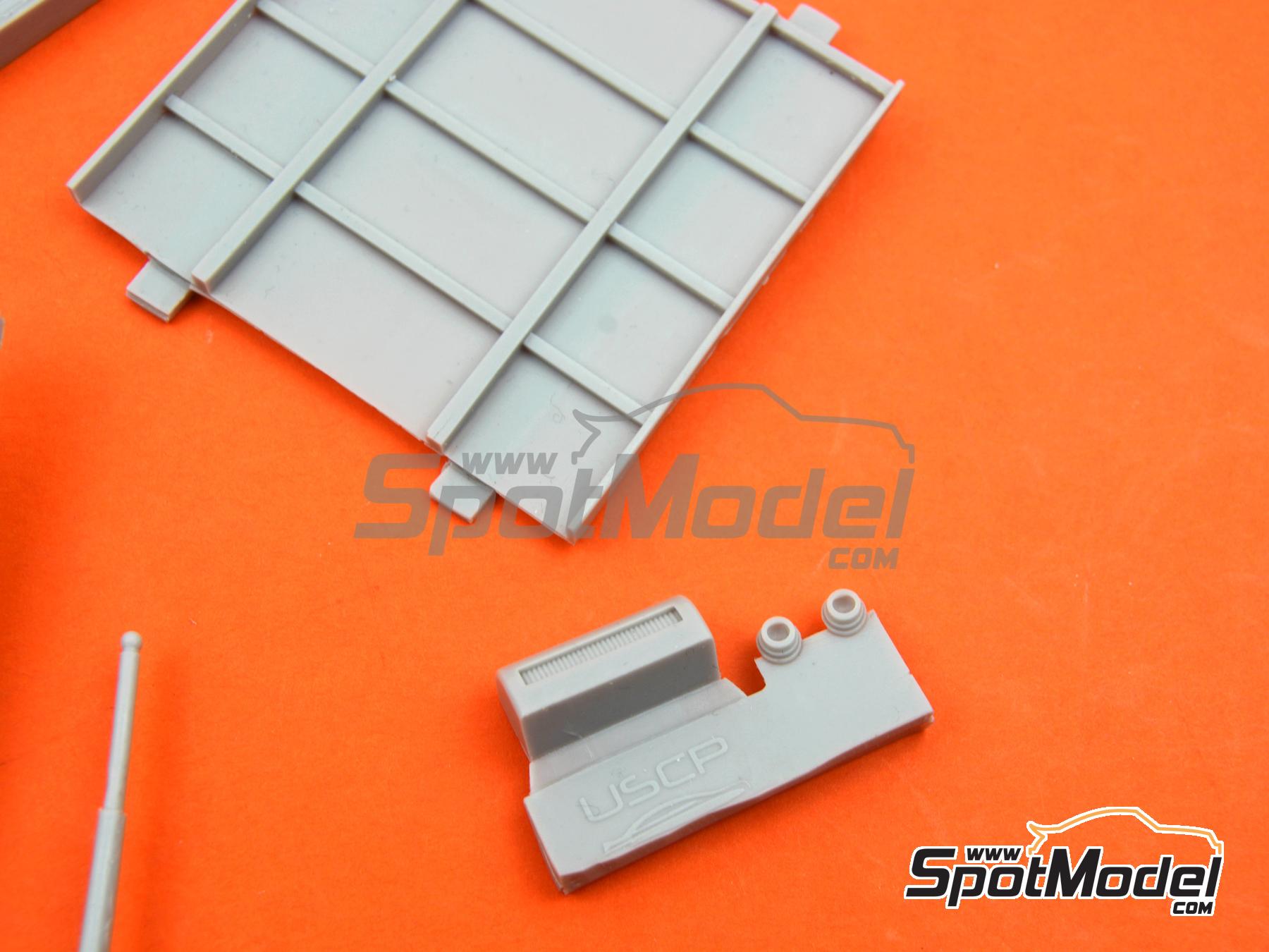 Image 27: Volkswagen Transporter T1 Renntransporter Long | Transkit in 1/24 scale manufactured by USCP (ref.&nbsp;24T039)