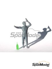 Bad Wolf Miniatures: Figure 1/43 scale - Podium Shoey - Daniel Ricciardo (AU) - 3D printed parts