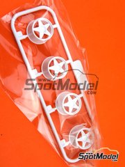 Beemax Model Kits: Spare part 1/24 scale - BMW M3 E30 Rally Group A: Parts W - plastic parts - for Beemax Model Kits reference B24016