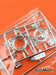 Beemax Model Kits: Spare part 1/24 scale - Lancia Delta S4: Parts G and J - plastic parts - for Beemax Model Kits references B24020, 09885 and 098851 image